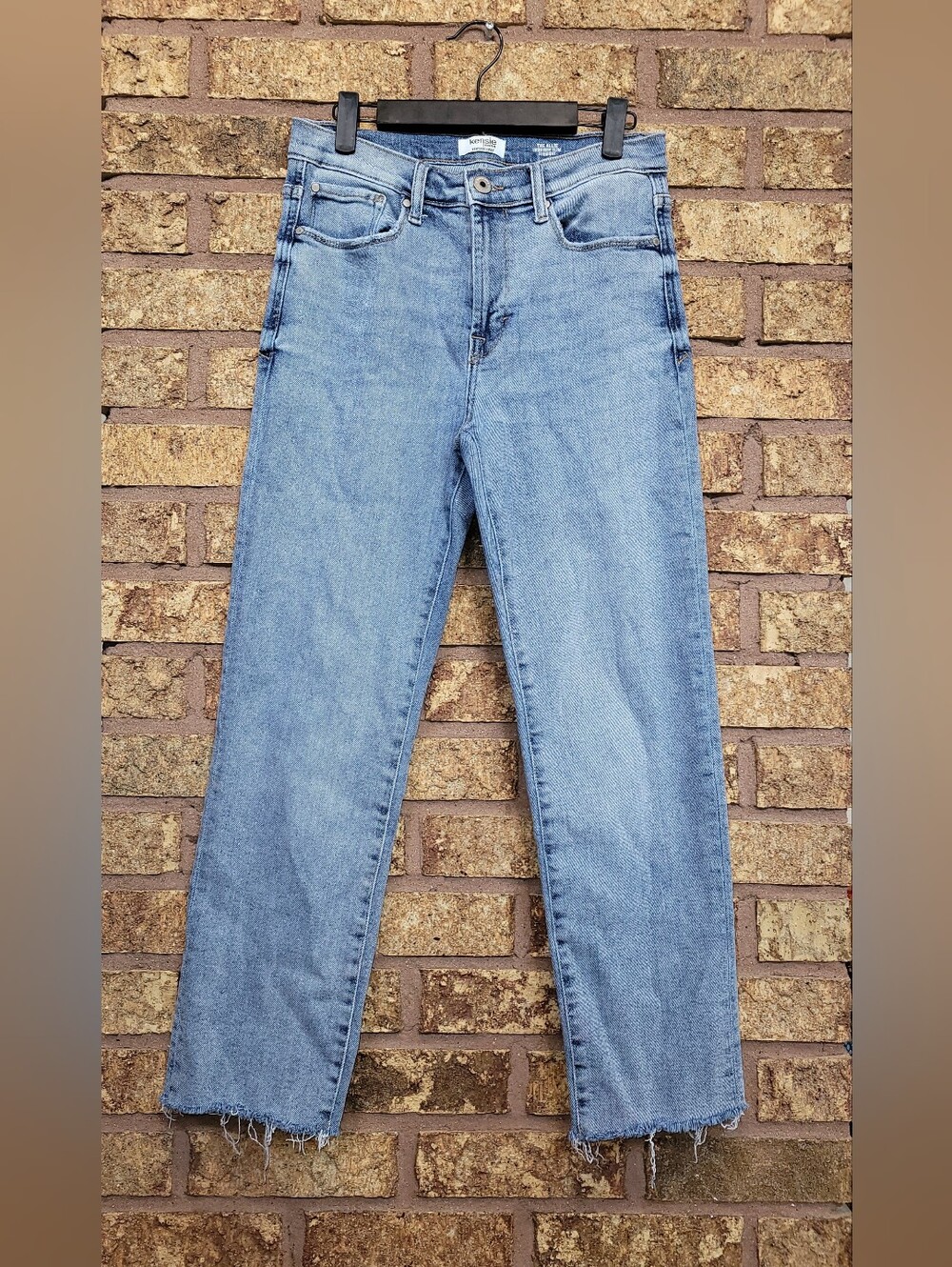 Kensie The Allie High-Rise Slim Straight Raw Hem Light Blue Denim Jeans Stretch